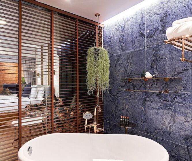 Отель The Moment Chiangmai