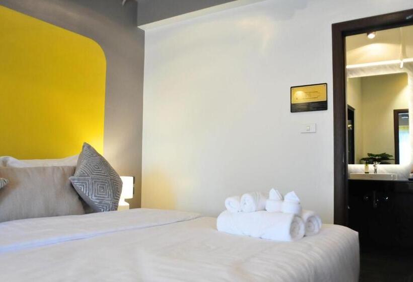 Отель The Moment Chiangmai