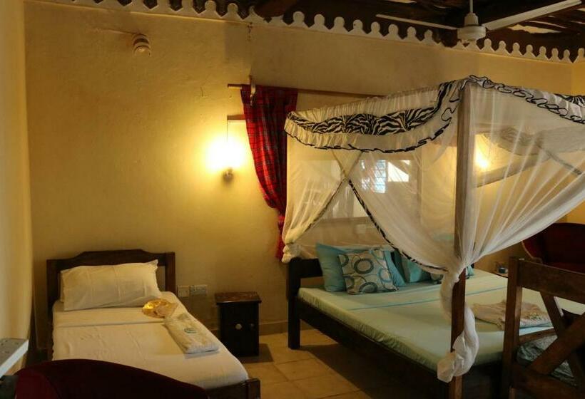 پانسیون Room In Guest Room A Wonderful Beach Property In Diani Beach Kenya