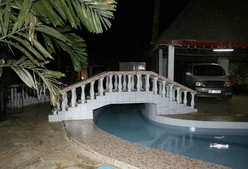 پانسیون Room In Guest Room A Wonderful Beach Property In Diani Beach Kenya