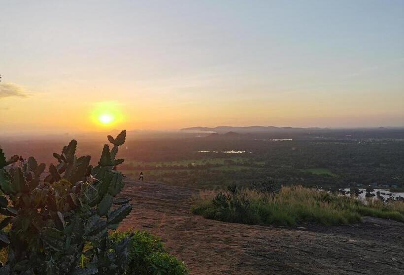 مبيت وإفطار Sigiriya Nature Resort