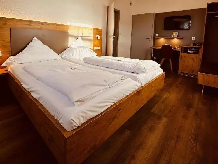 Hotelli Und Wirtshaus Löwen