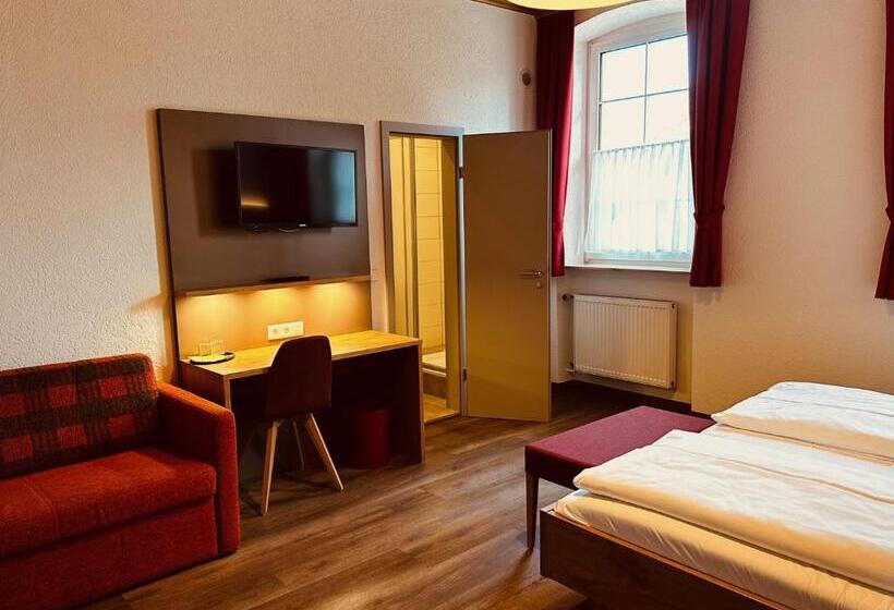 فندق Und Wirtshaus Löwen