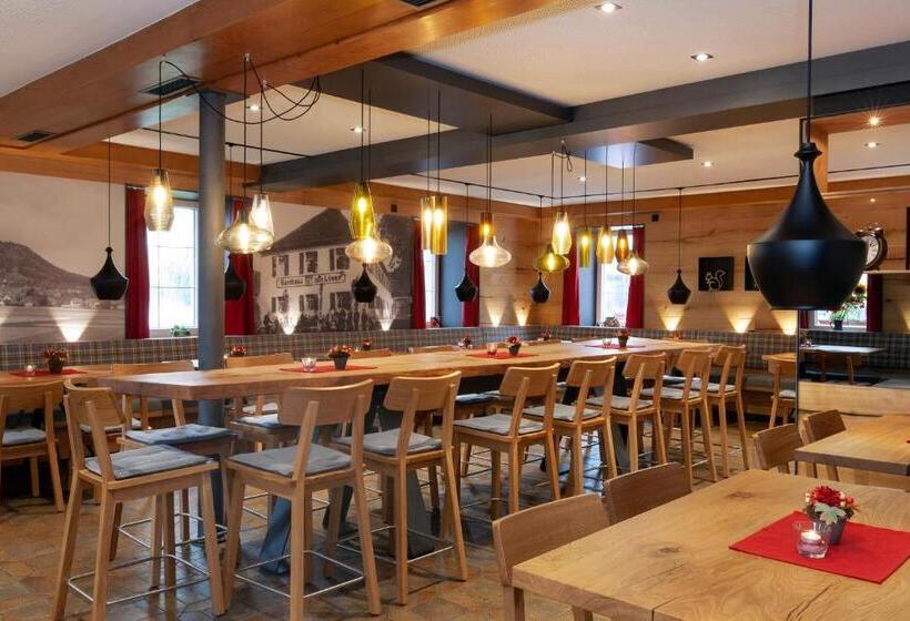 فندق Und Wirtshaus Löwen