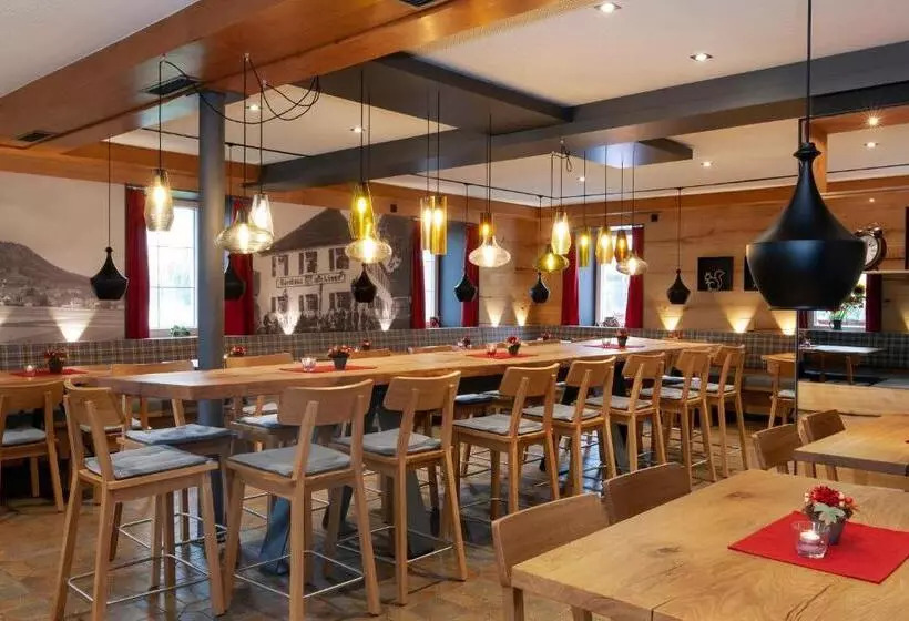 Hotelli Und Wirtshaus Löwen