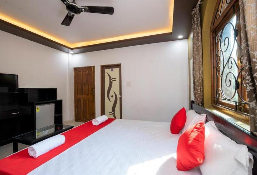 בית מלון כפרי Swaaraj Stay At Goa