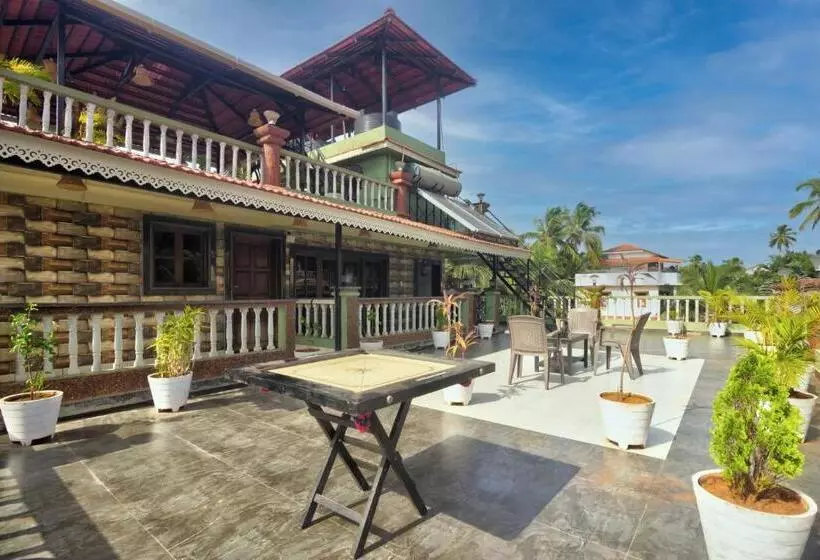 ホテル Swaaraj Stay At Goa