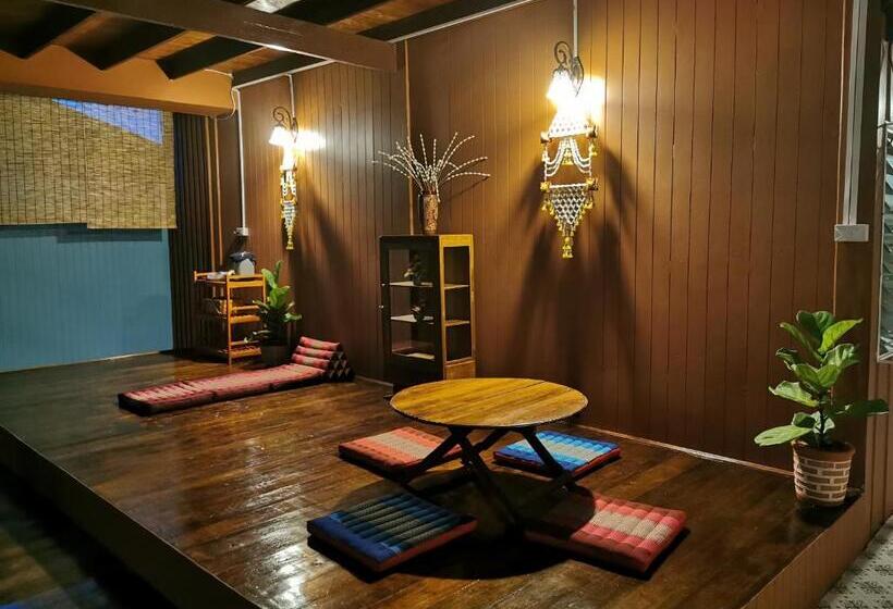 Pensão Chanida Home