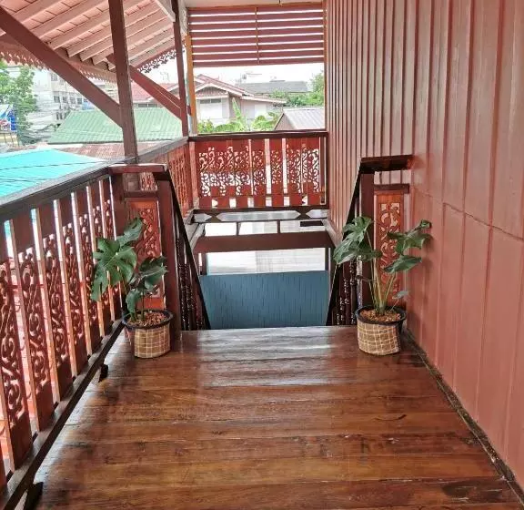 Majatalo Chanida Home