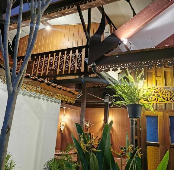 Pensão Chanida Home