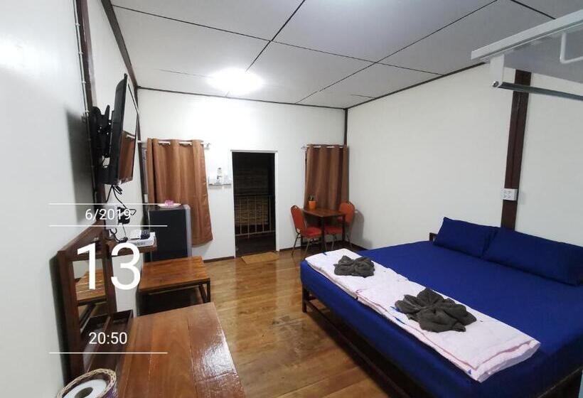 Pensão Chanida Home