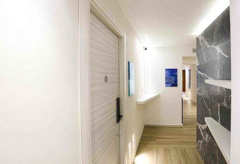 پانسیون Municipio Luxury Suite