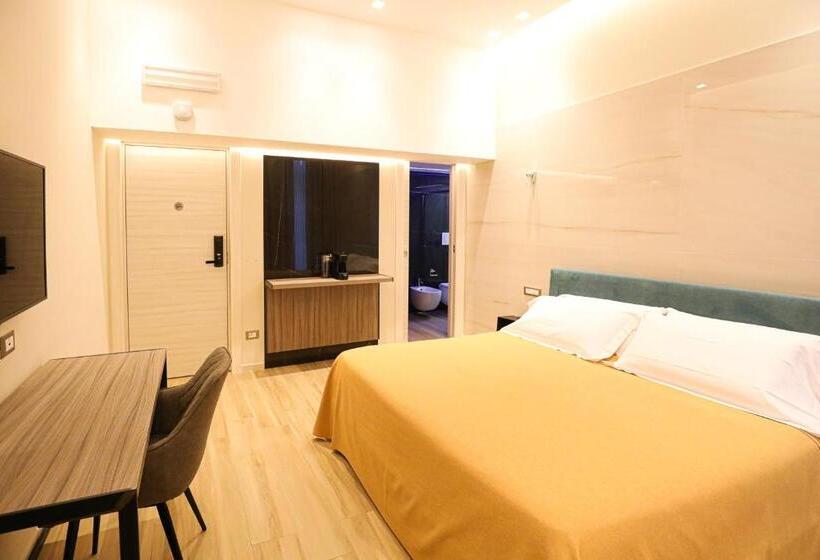 پانسیون Municipio Luxury Suite