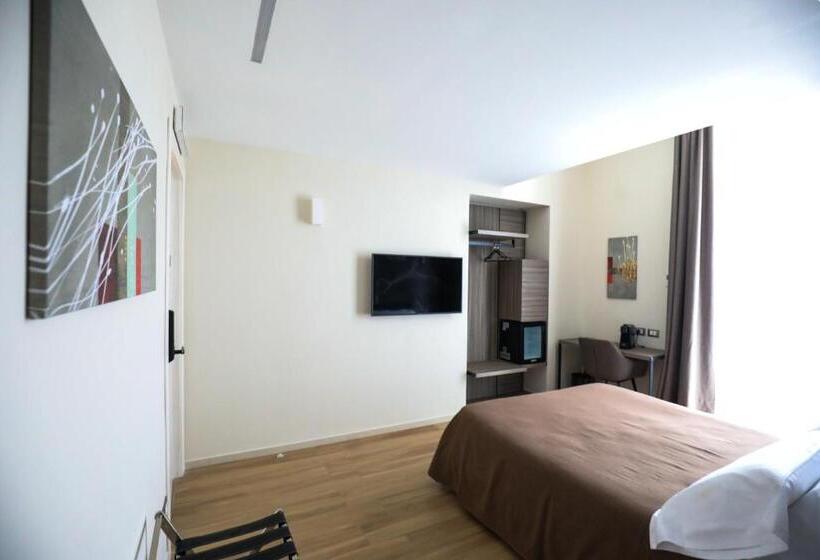 پانسیون Municipio Luxury Suite