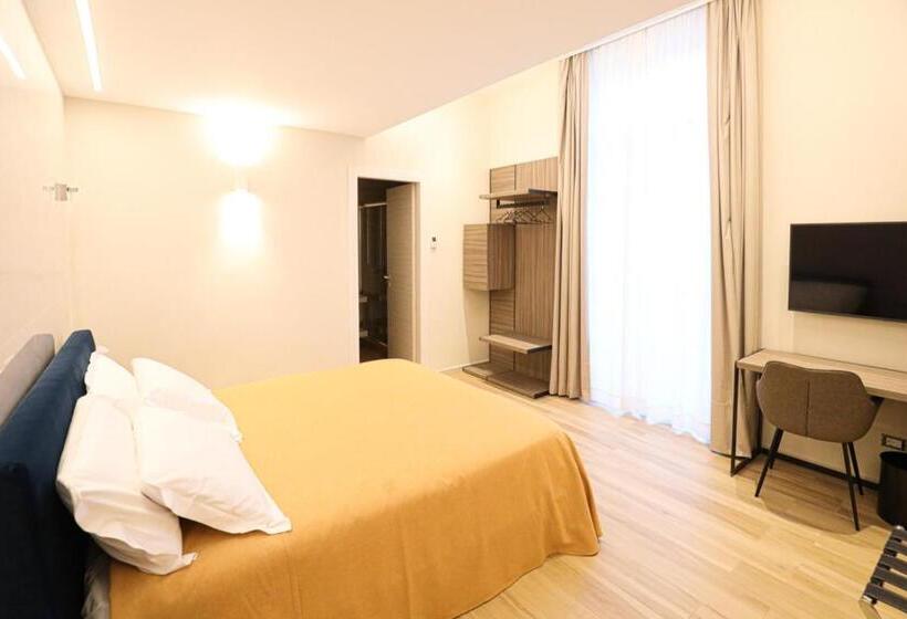 پانسیون Municipio Luxury Suite