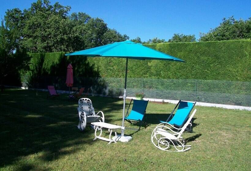 ホテル Au Charme Du Levat