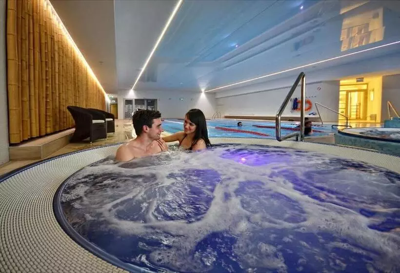 فندق Bażantowo Sport