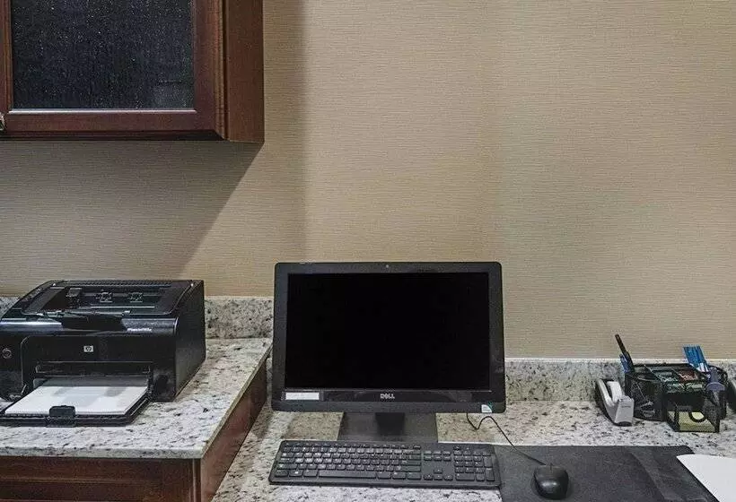 Hotelli Comfort Inn Midland South I20