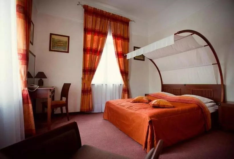 호텔 Kompleks Dąbrówka