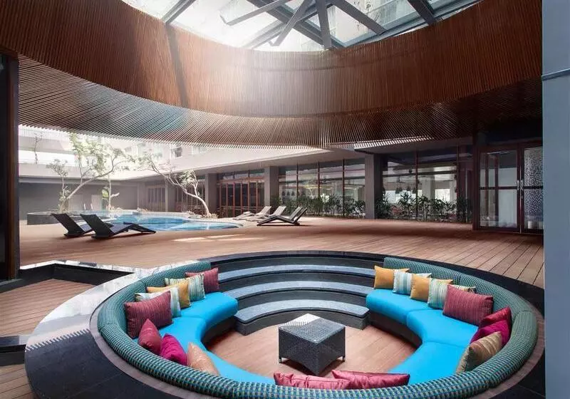 בית מלון כפרי Ibis Styles Jakarta Airport