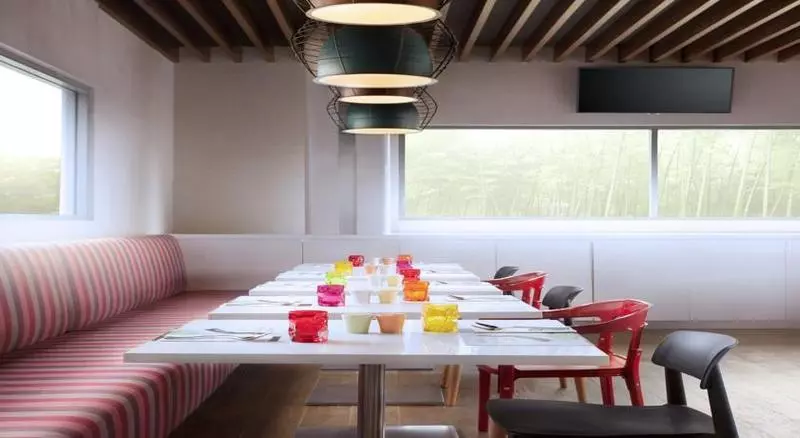 בית מלון כפרי Ibis Styles Jakarta Airport