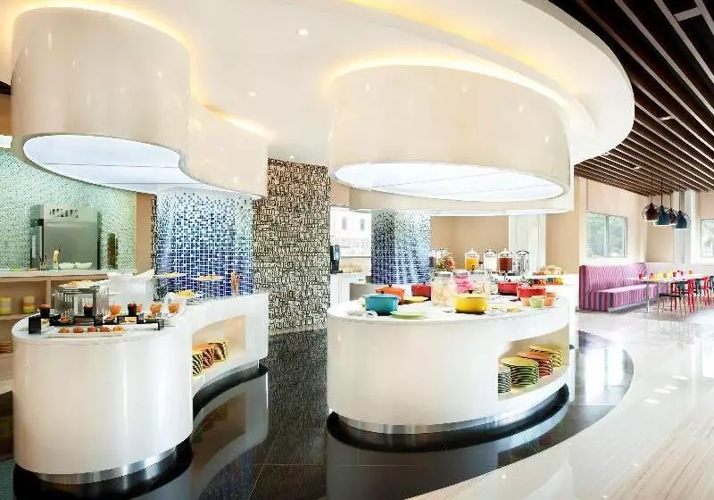 בית מלון כפרי Ibis Styles Jakarta Airport