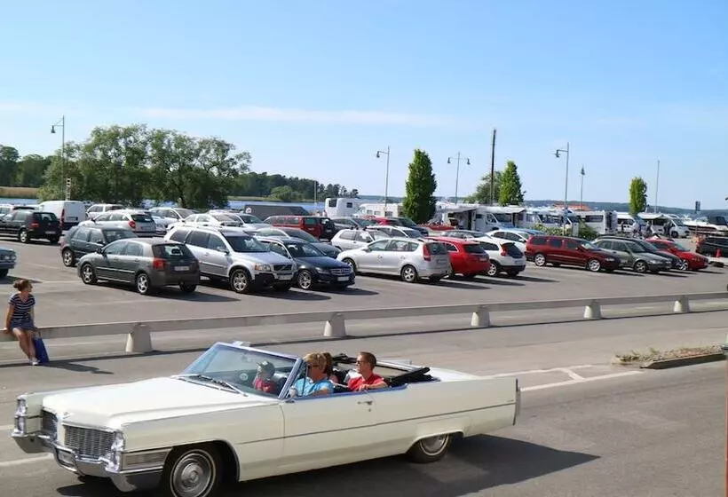 Vänerport Lakefront Hotell