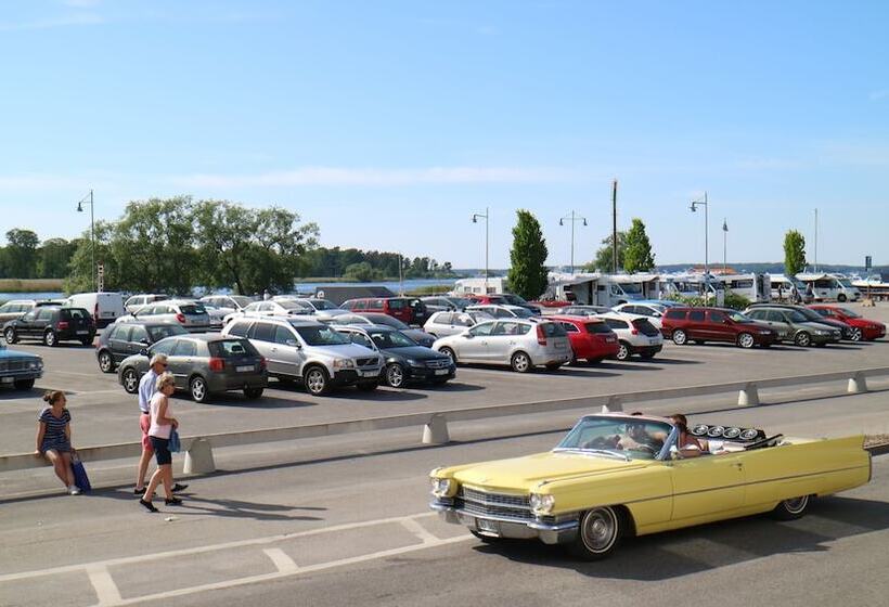 Vänerport Lakefront Hotell