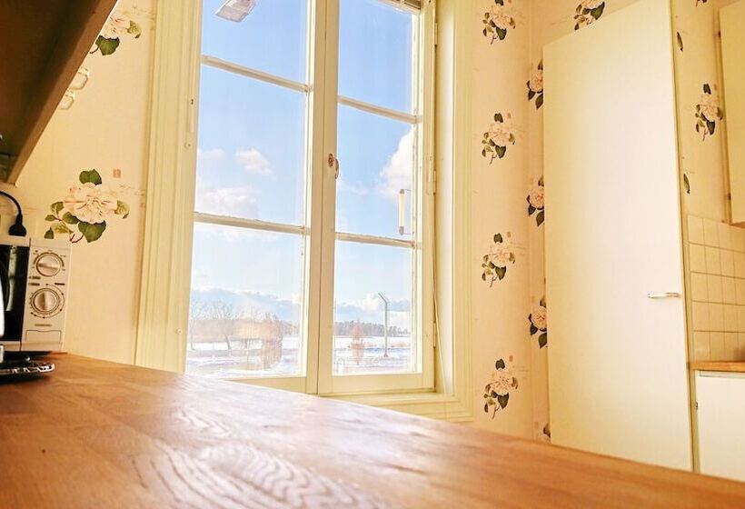 Vänerport Lakefront Hotell