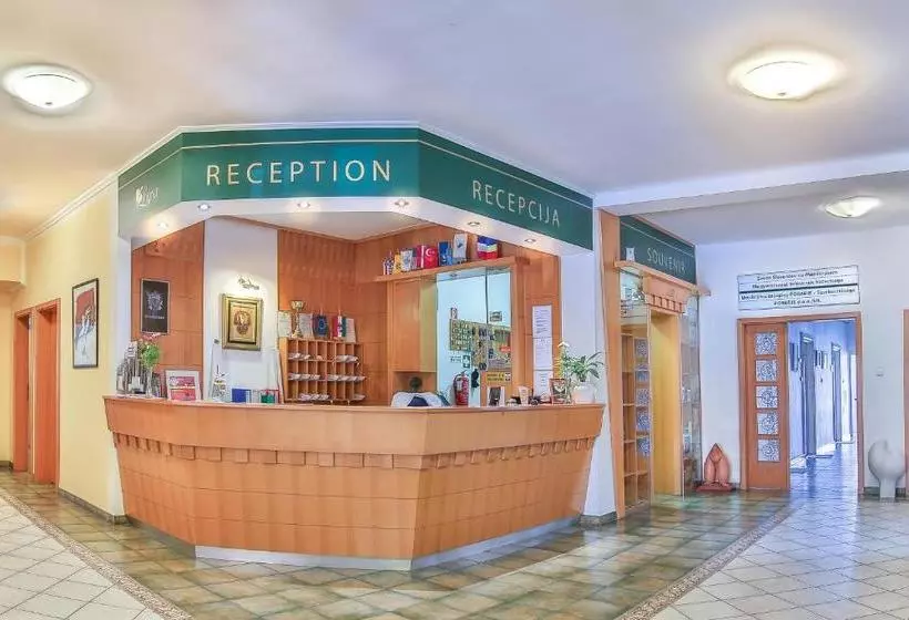 Lipa Hotel és étterem