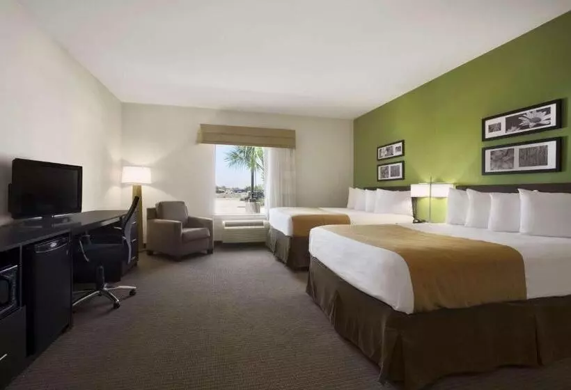 בית מלון כפרי Petrostay Inn & Suites Cotulla