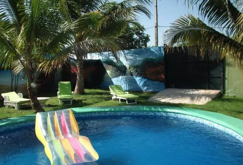 هتل Playa Chiquita