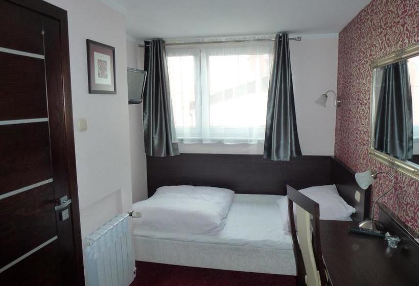 호텔 Pensjonat Przy Zamku