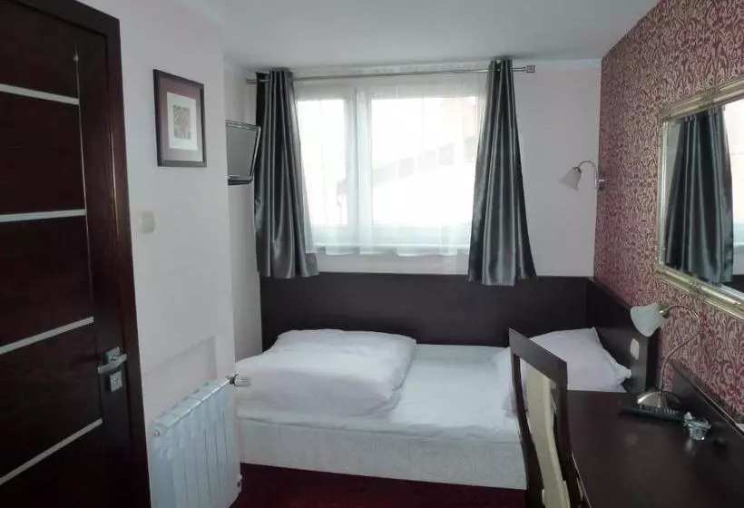 فندق Pensjonat Przy Zamku