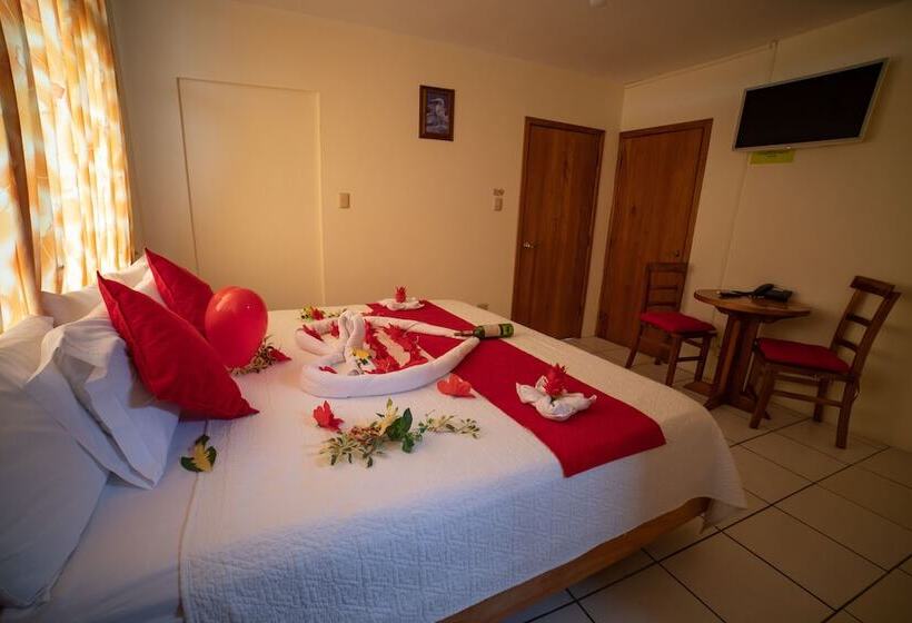 בית מלון כפרי Red Booby