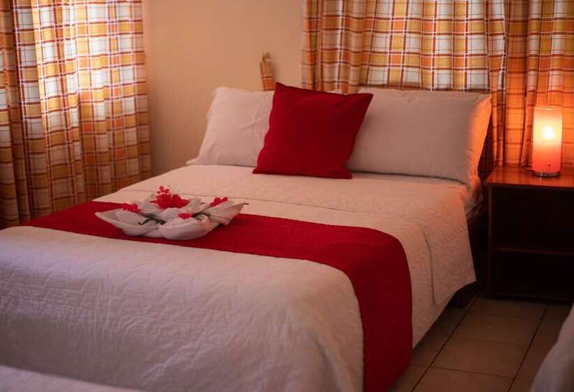 בית מלון כפרי Red Booby