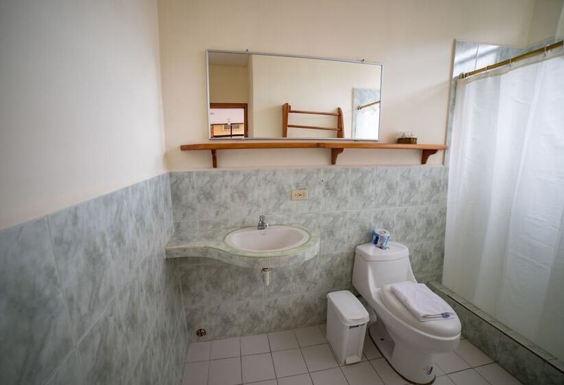 בית מלון כפרי Red Booby