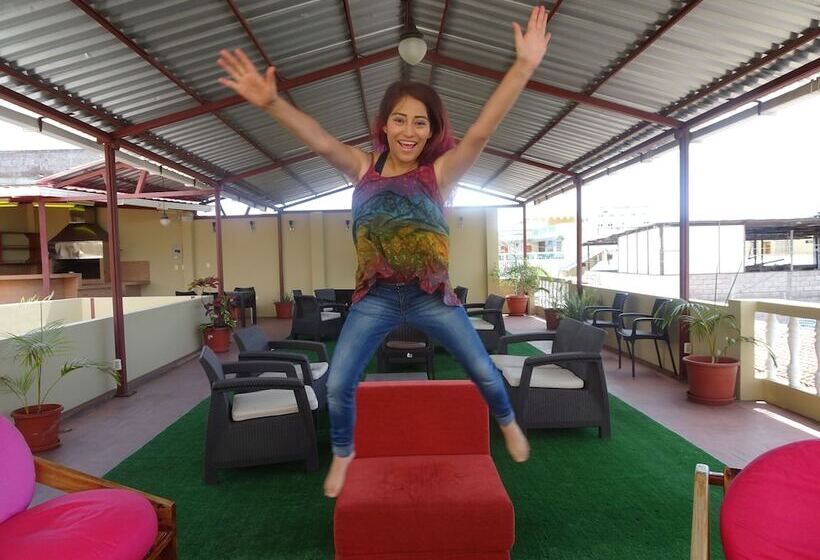 בית מלון כפרי Red Booby