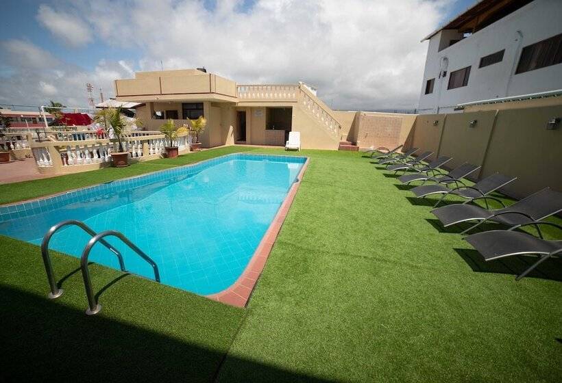 בית מלון כפרי Red Booby