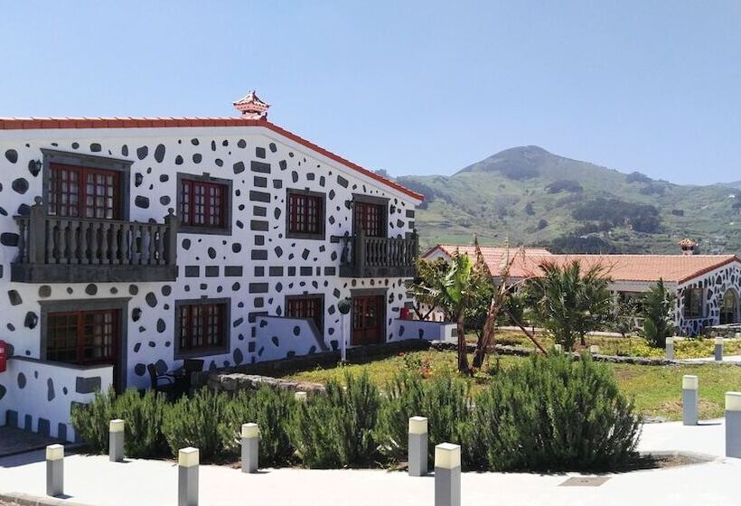 هتل روستایی Melva Suite