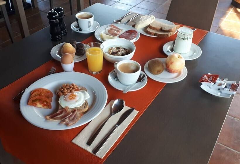 هتل روستایی Melva Suite