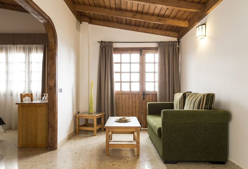 هتل روستایی Melva Suite