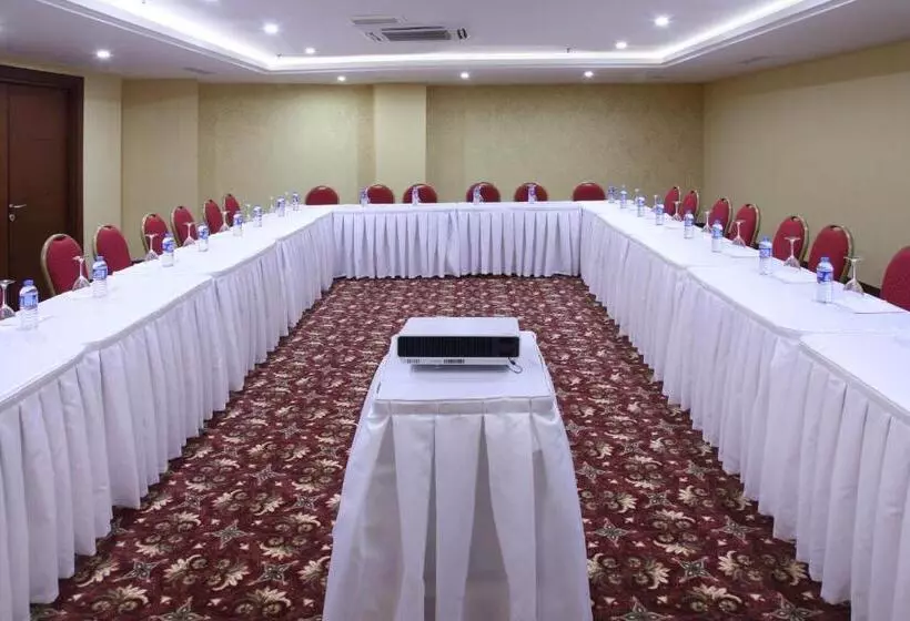 هتل Senbayrak City