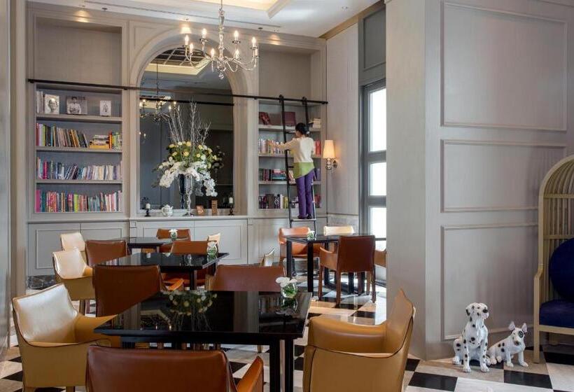 فندق U Sathorn Bangkok