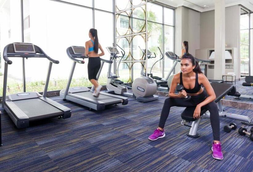 فندق U Sathorn Bangkok