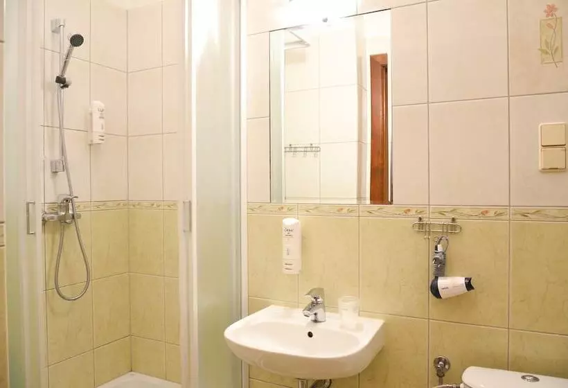 هتل Wenderedu Business Center