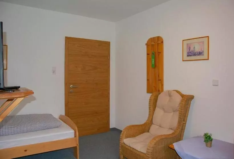 Пансион Gästehaus Familie Gebhard Schädle