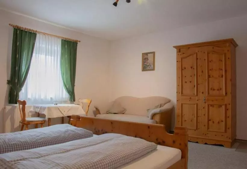 Пансион Gästehaus Familie Gebhard Schädle