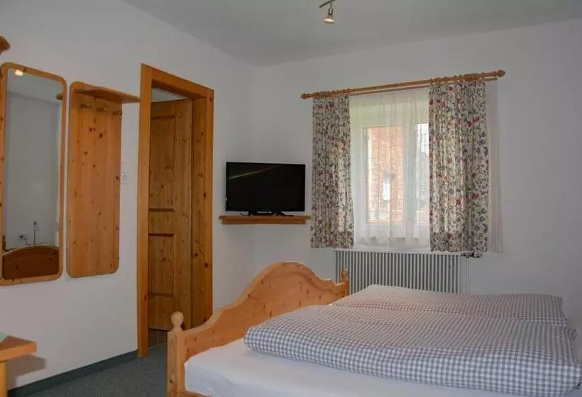 Пансион Gästehaus Familie Gebhard Schädle