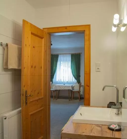 Пансион Gästehaus Familie Gebhard Schädle